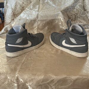 Air Jordons 1 retro. High top.